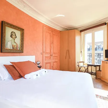 Paris - Le Soleil des Saints-Pères you will love it! *